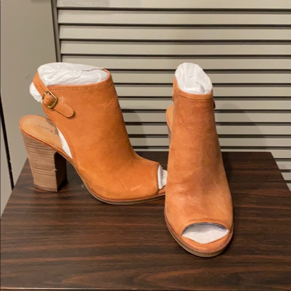 New / never worn! Leather heels. Lucky brand